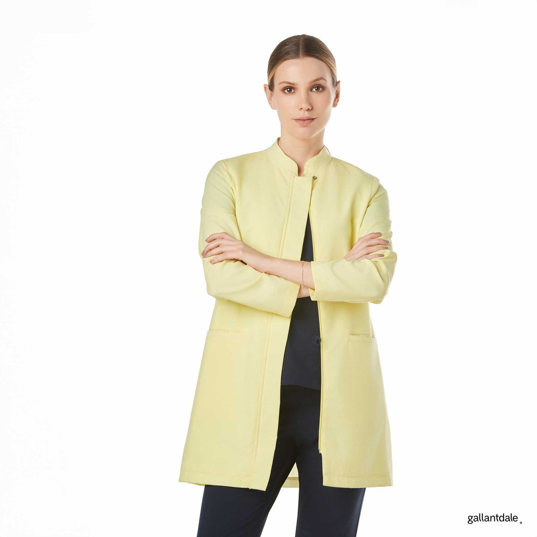 bata para mujer en color amarillo
