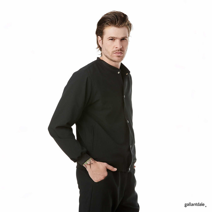 chamarra para hombre en color negro